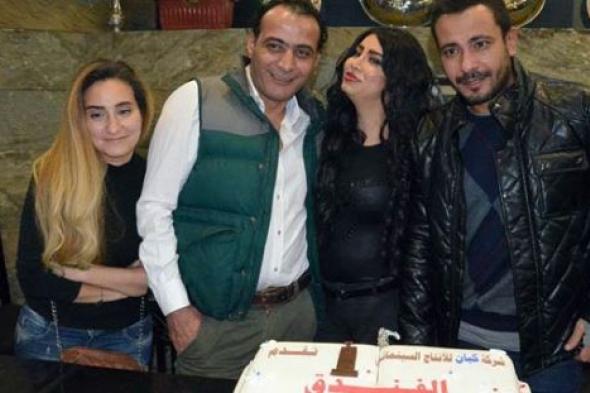 بالصور- "الفندق" يجمع محمد نجاتي مع علا غانم ومروة اللبنانية