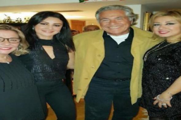 بالصور- مصطفى فهمي وزوجته ودارين حداد  وأروى جودة يحتفلون بعيد ميلاد مها أبو عوف