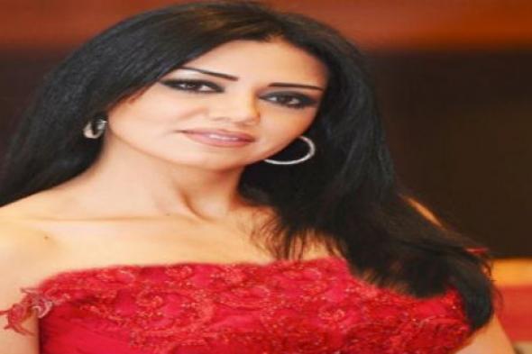 بالصور - رانيا يوسف تحتفل بعيد ميلادها وسط أصدقائها النجوم