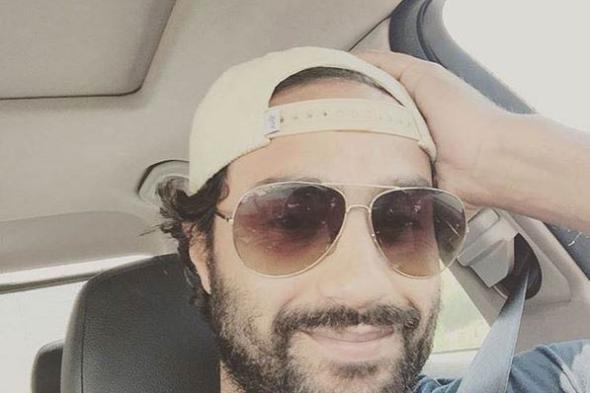 بالفيديو- خالد سليم يهنئ كريم فهمي بعيد ميلاده ويفاجئه بمحمد فؤاد