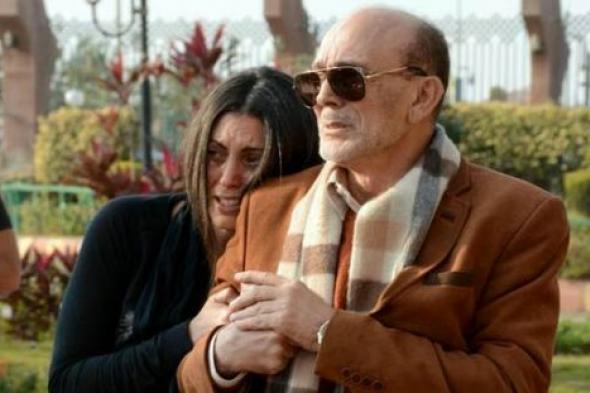 بالصور - انتهاء صلاة الجنازة على زوجة محمد صبحى ودفنها بالإمام الشافعي