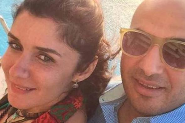 صورة - غادة عادل برفقة زوجها في كواليس برنامج "نينچا وريور بالعربي"