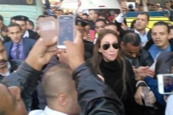 بالفيديو والصور- الاعتداء على وطرد لميس الحديدي وأحمد موسى وريهام سعيد ومنعهم من تغطية تفجيرات الكنيسة البطرسية