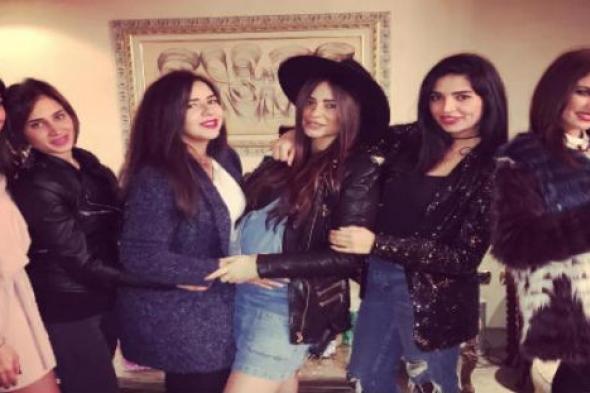 بالصور- الظهور الأول لإيمي سمير غانم بعد زواجها في احتفال شهد رمزي بالسنة الجديدة