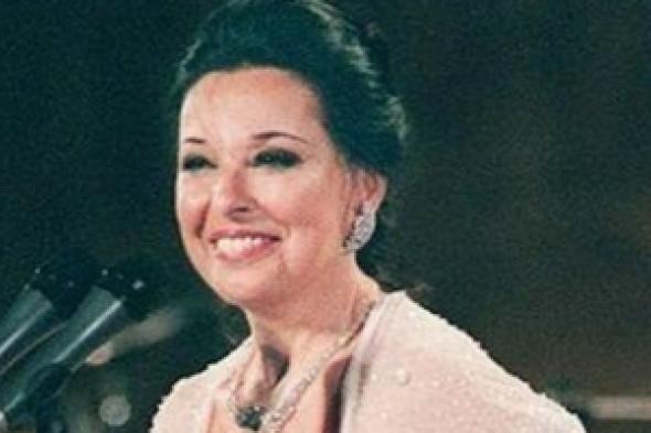 الفنانة المصرية نجاة تعود للغناء بعد 15 عاما