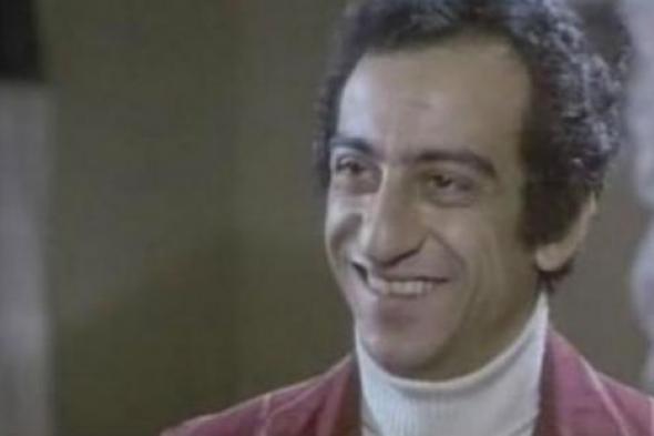 صورة- الراحل أحمد راتب بالملصق الدعائي لمسلسل "الأب الروحي"