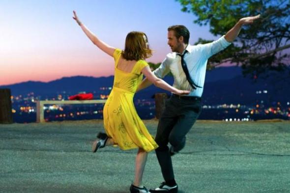 جولدن جلوب 2017- الموسيقى التصويرية لفيلم La La Land الأفضل وهيو لوري يتفوق على جون ترافولتا