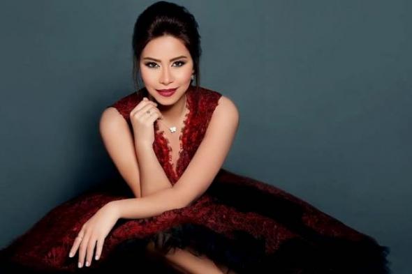 شيرين عبد الوهاب تروج لبرنامجها الجديد