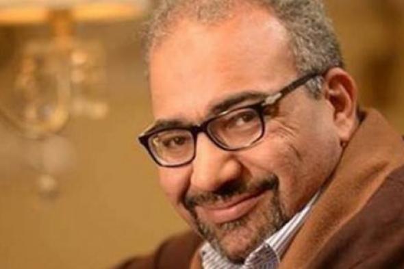 بيومي فؤاد يروج لبرنامجه الجديد