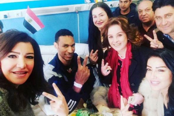 بالصور- نجلاء بدر ولقاء سويدان ووفاء عامر وسمية الخشاب في زيارة لمصابي الجيش