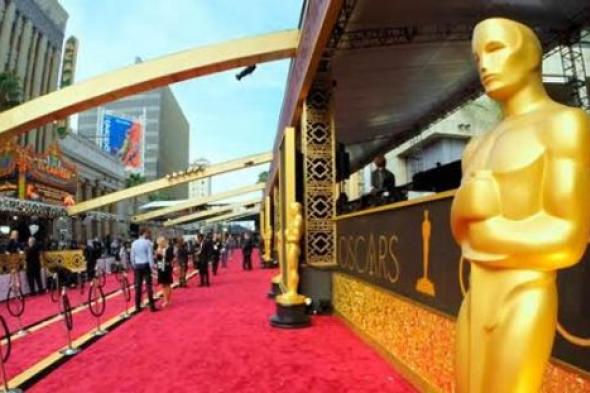 أكاديمية "الأوسكار" تفصل عامل بعد إصابته بمرض السرطان