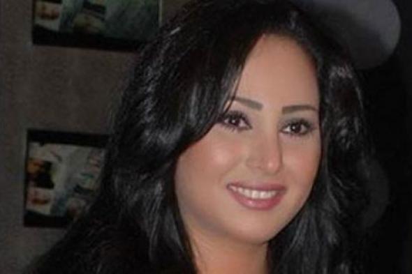 بالصور- رحاب الجمل برشاقة واضحة وفستان أسود في جلسة تصوير جديدة