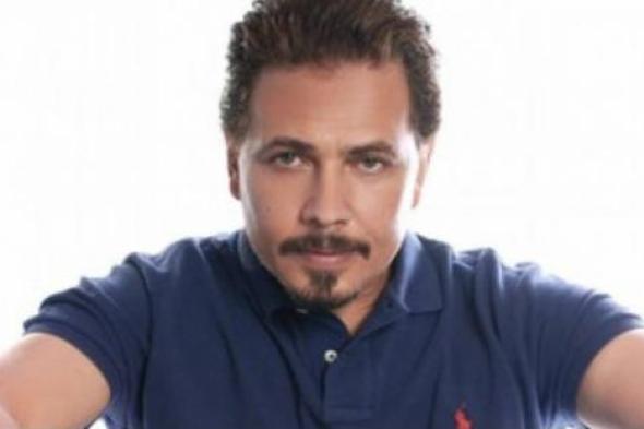 خاص- محمد رياض: هذه تفاصيل "حفلة تنكرية" بمسرح ميامى