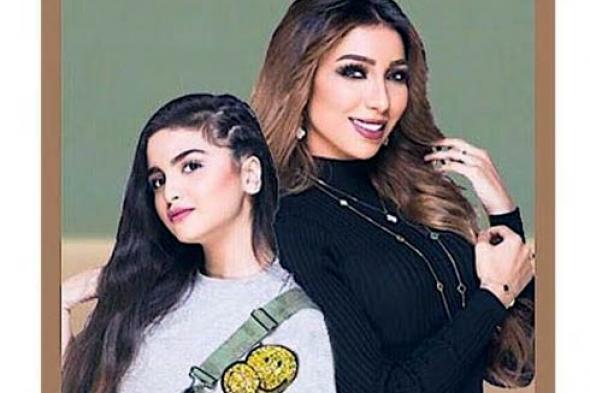 بالفيديو- مشاعر الحب بين حلا الترك وزوجة أبيها دنيا بطمة في كواليس "في بيتنا ضيف"