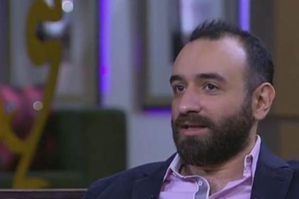 عمرو سلامة يستعيد ذكريات 18 عاما مع "الشيخ جاكسون"