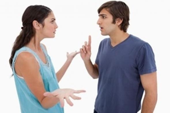 "لا داعي لاستخدام المكياج".. "دعكِ من الطبخ اليوم".. هذا ما تفهمه النساء من عبارات الرجال المُبهمة