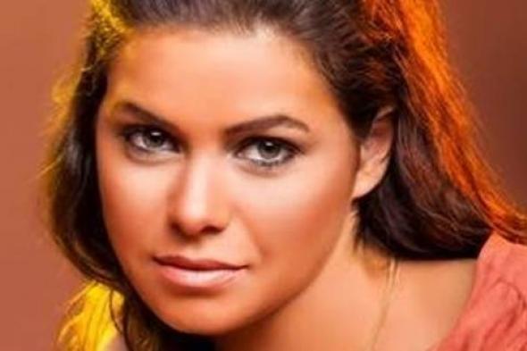 خاص - يسرا اللوزي: أنا بنت طائشة في "شنطة حمزة"