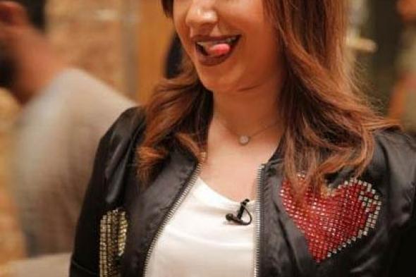 صورة- بوسي في كواليس "سبع صنايع"