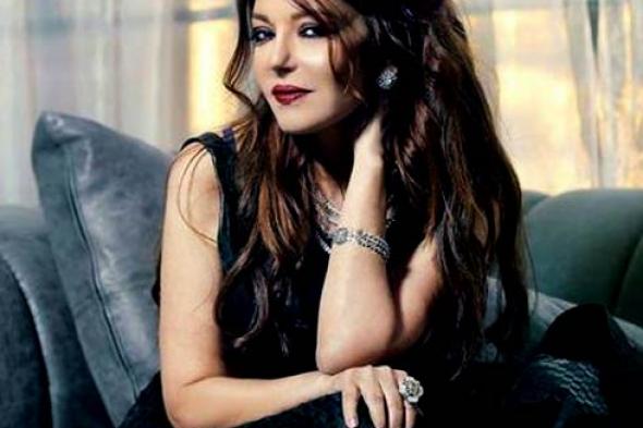 بالصور- سميرة سعيد تلقى سخرية من إطلالتها في جلسة تصوير جديدة