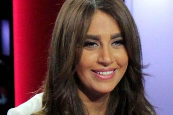 بالفيديو- سهام صالح مذيعة mbc عن زواج عمرو دياب ودينا الشربيني: لا يوجد دخان بدون نار