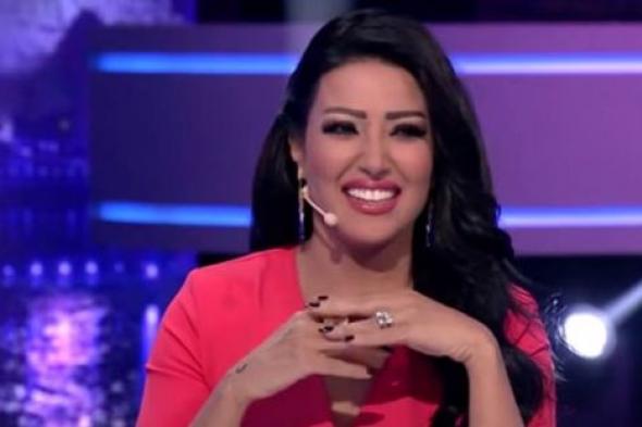 سمية الخشاب: أقضي أوقات الازدحام في التسبيح