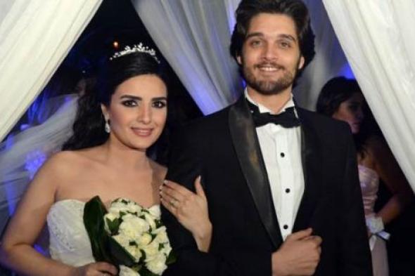 عمر خورشيد وياسمين جيلاني يُرزقان بطفلتهما الأولى ويطلقان هذا الاسم عليها