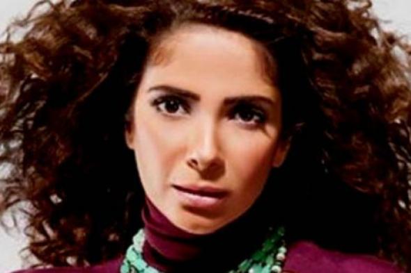 بالصور- منى زكي بالأحمر في حفل توزيع جوائز "الموريكس دور"