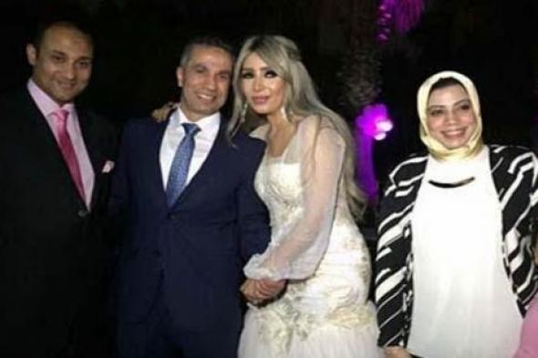 بالصور- إيمان أبو طالب مع عريسها المتحدث العسكري السابق في جلسة تصوير رومانسية