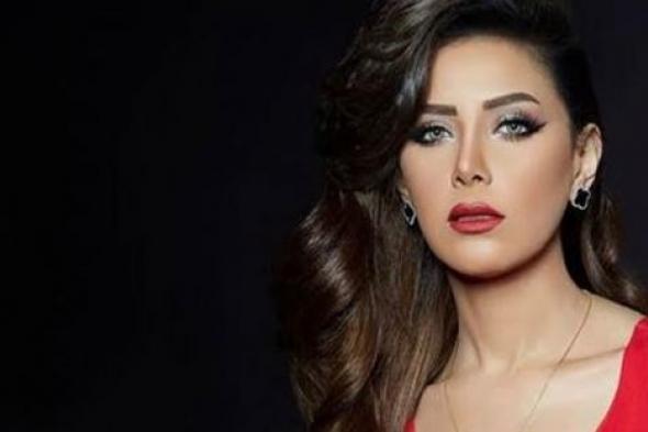 بالصور- هبة عبد العزيز بالشورت القصير في جلسة تصوير جريئة