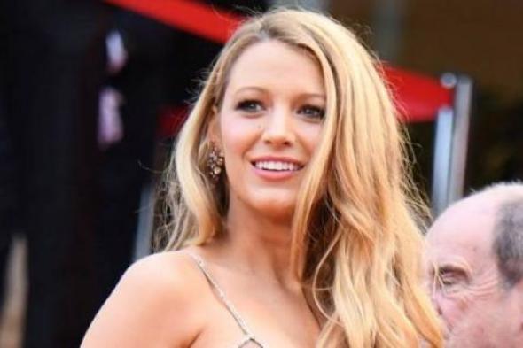 بليك ليفلي مقاتلة فنون مختلطة في  Bruised