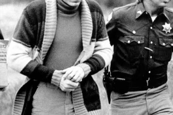 صورة- زاك إيفرون يجسد دور سفاح النساء تيد بندي