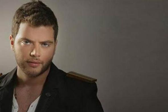 أول تعليق للمطرب اللبناني عامر زيان بعد انتشار فيديو له وهو يتعاطى "الكوكايين"