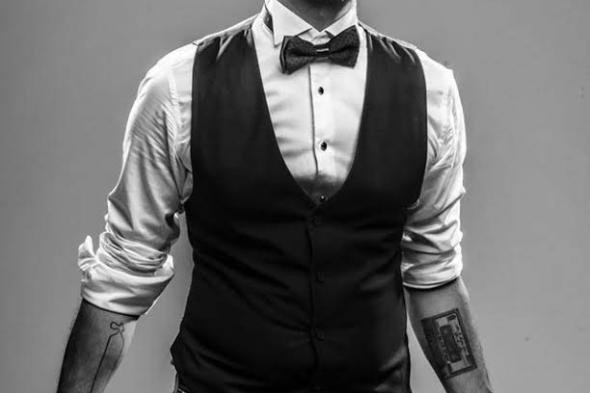 صورة - أحمد الفيشاوى يرقص بالجلباب على الملصق الدعائي لـ "الشيخ جاكسون"