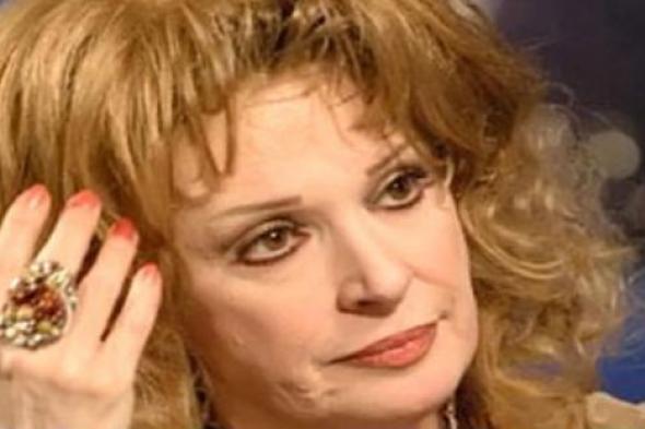 بالفيديو- نيللي تنهمر في البكاء بسبب حادث المنيا