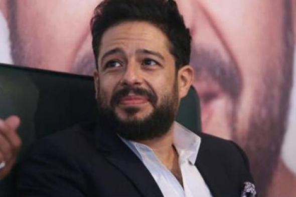 صورة- هكذا استقبل محمد حماقي مولودته الأولى