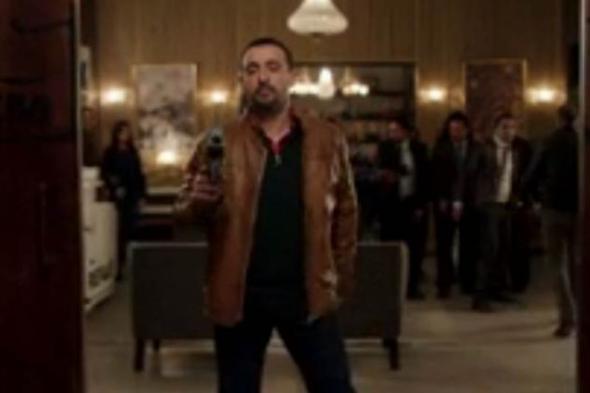 5 مشاهد تلخص الحلقة 15 من "الحصان الأسود" .. اقتحام أحمد السقا لمكتب المحامي