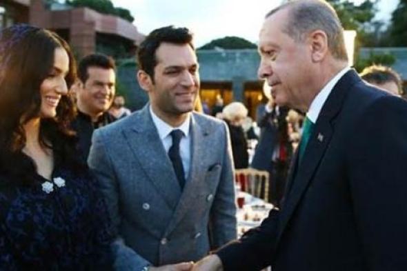 بالصور- زوجة مراد يلدريم إيمان الباني ترتدي من أزياء بسمة بوسيل في حفل إفطار الرئيس التركي