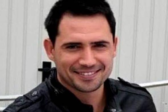 بالصور- ظافر العابدين بإطلالة كلاسيكية في جلسة تصوير جديدة