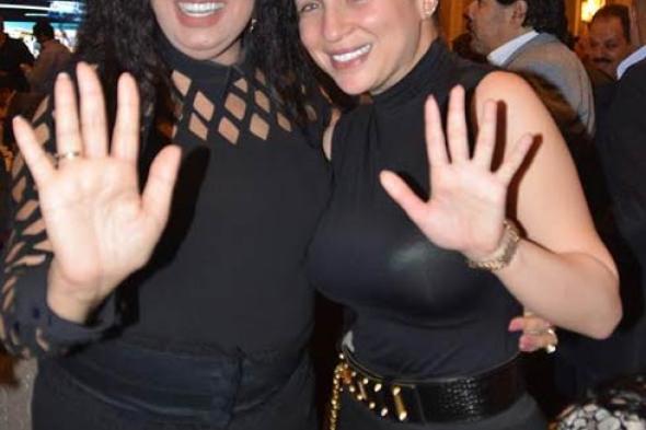 بالفيديو- فيفي عبده لمي عز الدين: "بنتي وأول فرحتي".. وهذا ما قاله محمد رمضان لها