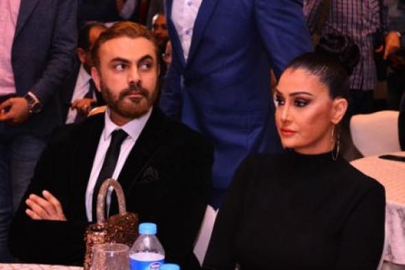 بالفيديو- أبطال "أرض جو" يحتفلون بانتهاء التصوير على طريقة إعلان "فودافون"