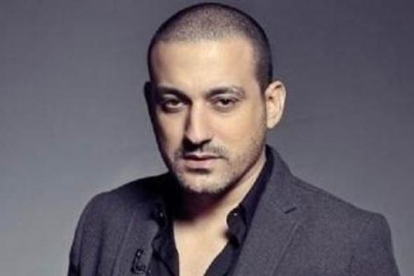 دياب يحتفل بانتهاء تصوير "كلبش"