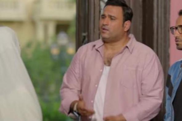 بالفيديو- أكرم حسني يرد على أحمد فهمي: "حولتك لواحد صحيح"