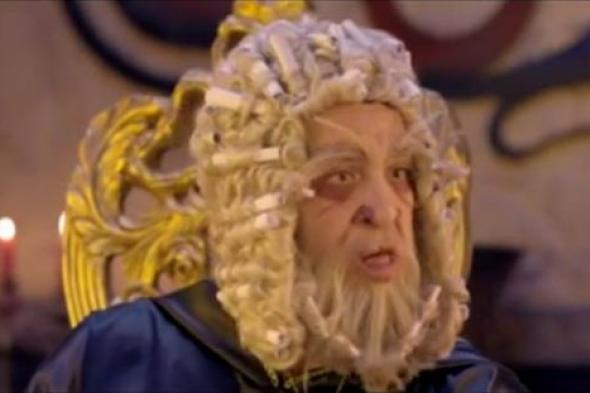 عادل إمام يسخر من تسريب امتحانات الثانوية العامة.. شاومينج يظهر في "عفاريت عدلي علام"