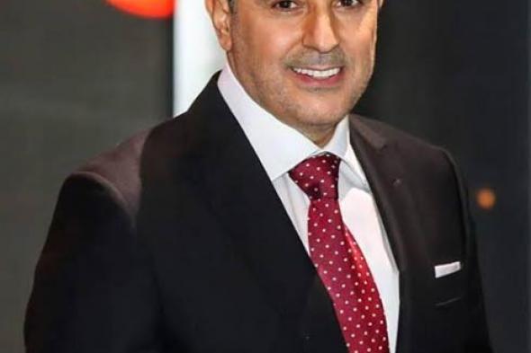 شاهد سيلفي صابر الرباعي مع أبنه بعد حصوله على شهادة البكالوريوس