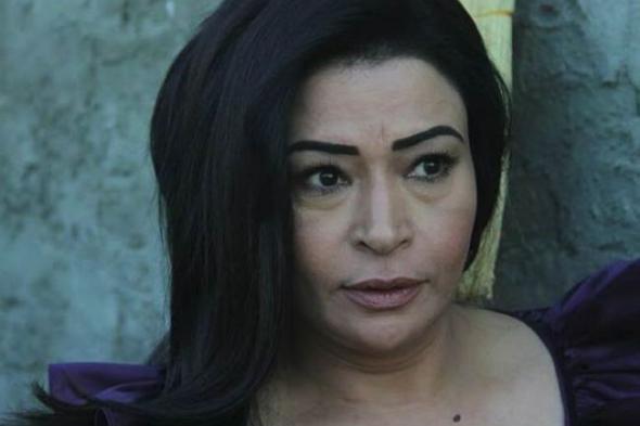 صفوة تؤكد لمتابعيها صحة حسابها على Facebook بفيديو حي