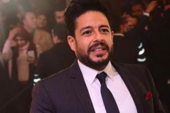 صورة- محمد حماقي يلتقي بالنجم البرازيلي رونالدينيو