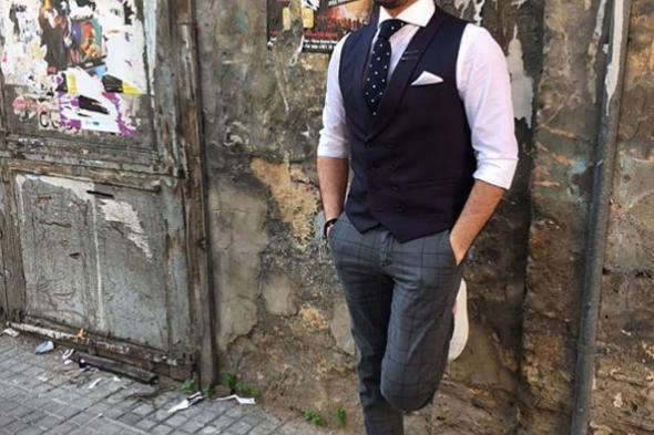 أحمد حلمي يهنئ الإمارات على دخولها موسوعة "جينيس".. ما سر اهتمامه بفيلم "الإيموجيز"؟