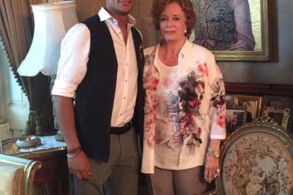 بالصور- محمد رمضان في ضيافة أسرة الرئيس الراحل أنور السادات بمنزله