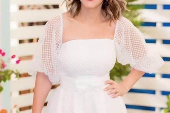 بالفيديو- سميرة سعيد تستعيد ذكرياتها بفيديو أغنية لها بالأبيض والأسود