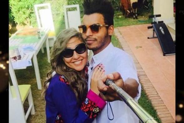 صورة - مي كساب برفقة أوكا وابنتهما فريدة وتعقّب: "مُرجيحة حبنا"